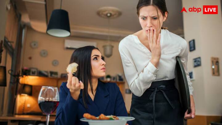 इसके अलावा कंपनी ने अपने 4 हजार ग्राहकों को मुआवजा देने का भी फैसला किया. अभी तक ये साफ नहीं है कि पेशाब कर रहे लोगों का वीडियो किसने फिल्माया था.