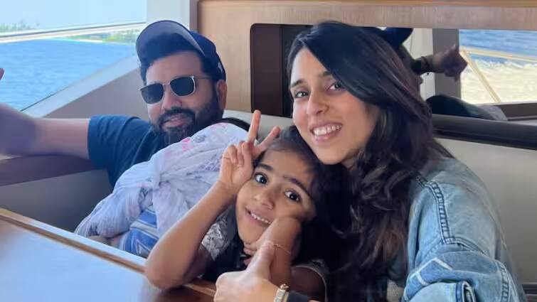 ipl-2025-mumbai-indians-player-rohit-sharma-enjoying-vacation-in-maldives-with-family-photos-viral IPL 2025 પહેલા પરિવાર સાથે માલદીવ પહોંચ્યો રોહિત શર્મા , હોલીડેની તસવીરો વાયરલ