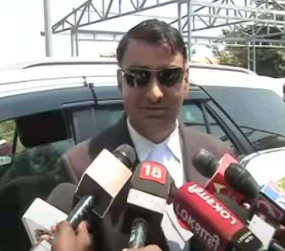 सुनावणी झाल्यानंतर वाल्मिक कराडचे वकील काय म्हणाले?- न्यायालयात या कामाचं दोषारोप पत्र दाखल करण्यात आले आहे. त्या दोषारोप पत्रात बरेच कागदपत्रे आहे, ते आरोपींना मिळणं गरजेचं आहे, त्यायबत आज आम्ही मागणी केली आहे, ते पुढच्या सुनावणीमध्ये मिळतील, असं वाल्मिक कराडचे वकील विकास खाडे यांनी सांगितले.