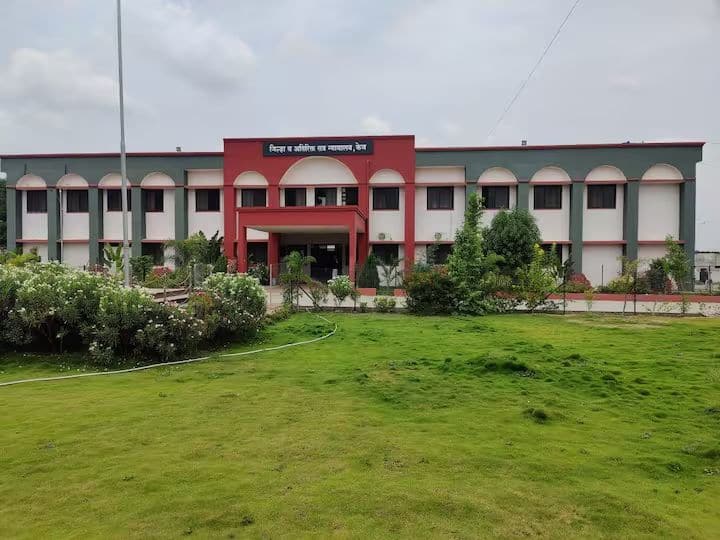 सदर सुनावणीला संतोष देशमुख यांचे बंधू धनंजय देशमुख देखील न्यायालयात उपस्थित होते.