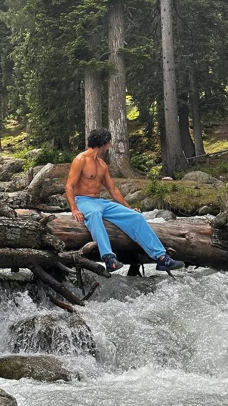 एक्टर ने दिए Ex संग विवादिस सीन्स, निकल गया अरेस्ट वॉरन्ट