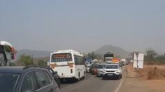 Mumbai Goa Traffic Update: होळीमागून विकेंडवार..मुंबई गोवा महामार्गावर चाकरमानी अडकले, प्रचंड वाहतूककोंडी, वाहनांच्या रांगाच रांगा,Photos