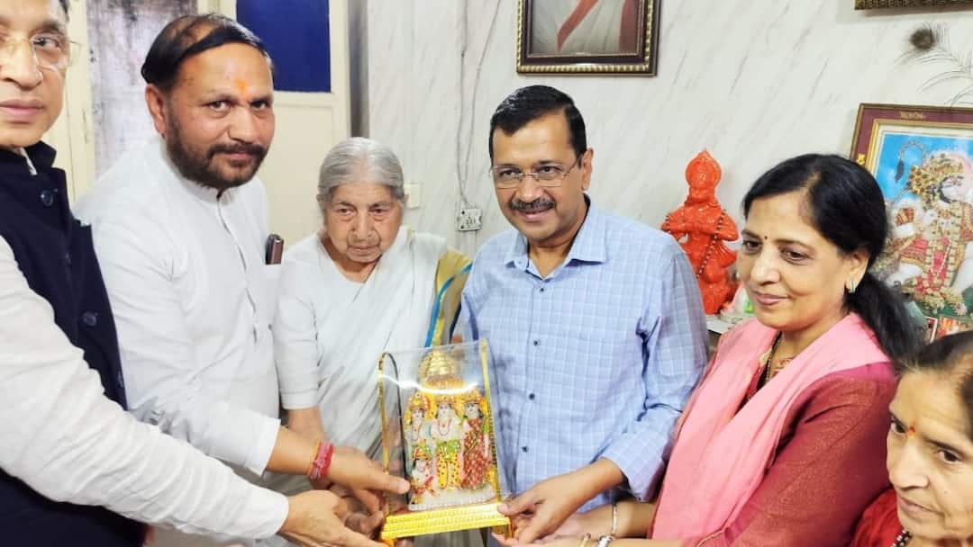 AAP Chief Arvind Kejriwal Meets BJP Leader Lakshmi Kanta Chawla Amid Punjab Visit Manjinder Singh Sirsa Reacts ‘If Kejriwal Is Thinking Of Joining BJP…’: Manjinder Sirsa As AAP Chief Meets BJP Leader Amid Punjab Visit