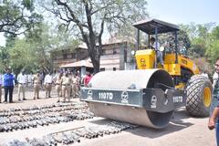 पुणे पोलिसांनी बुलेटचालकांचा 'फाटफाट' आवाज काढला; 1768 मॉडिफाय सायलेन्सरवर बुलडोझर