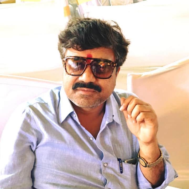 आरोपींच्या वकिलांनी आरोपपत्रात पूर्ण कागदपत्रे नसल्याचा मुद्दा मांडला आणि आरोपींचे जबाब बंद लिफाफ्यातून उघडून देण्याची मागणी केली.