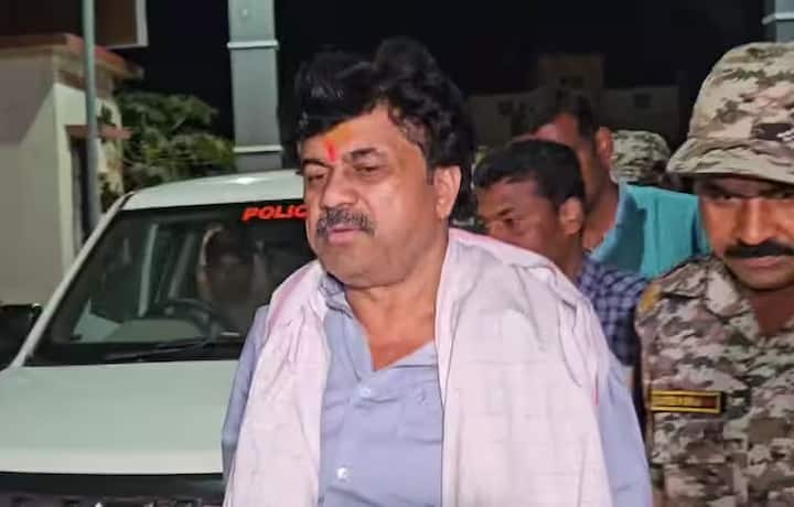 यानंतर न्यायालयाने संतोष देशमुख हत्या प्रकरणातील पुढील सुनावणी 26 मार्चला होणार असल्याचे सांगितले.