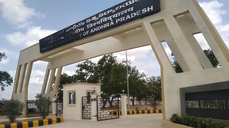 Central University of Andhra Pradesh know the admission process fees structure and course details साइंटिस्ट और कई सिविल सर्विसेज के अधिकारी पढ़ चुके हैं इस यूनिवर्सिटी से, जानिए यहां का एडमिशन प्रोसेस