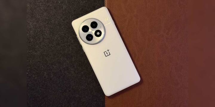 स्क्रीन में इन-डिस्प्ले फिंगरप्रिंट सेंसर देखने को मिलेगा जो शॉर्ट-फोकस तकनीक पर आधारित होगा. OnePlus 13T को लेकर अभी आधिकारिक घोषणा नहीं हुई है लेकिन इसके स्पेसिफिकेशंस और कीमत को देखते हुए यह स्मार्टफोन फ्लैगशिप किलर साबित हो सकता है.