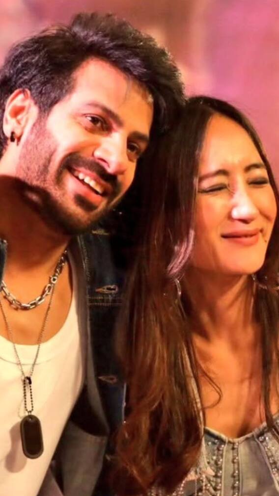 बिग बॉस 18 विनर करणवीर मेहरा ने चुम के साथ शेयर की होली की रोमांटिक तस्वीरें