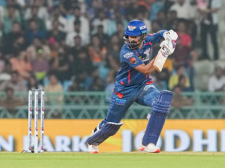 केएल राहुल आईपीएल 2024 में लखनऊ सुपर जायंट्स टीम के कप्तान थे. इस साल वह दिल्ली कैपिटल्स टीम का हिस्सा हैं. राहुल ने 132 मैचों में 45.47 की शानदार औसत और 134.61 की स्ट्राइक रेट से 4683 रन जड़े हैं.