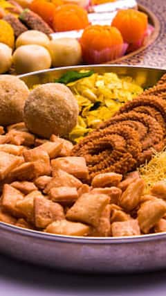 உங்கள் மாலை நேரத்தை காரசாரமாக்க  தென்னிந்திய நொறுக்குத்தீனிகள்!