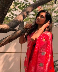 నువ్వు నన్ను చుట్టుకునే క్షణం కోసం ఎదురుచూస్తున్నా!