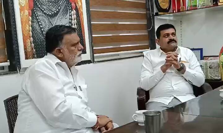 या भेटीबाबत राजाभाऊ वाजे यांनी म्हटलंय की, लोकप्रतिनिधी हा निवडून आल्यानंतर मतदारसंघातील प्रत्येक नागरिकांचा प्रतिनिधी असतो. नाशिकचा विकास आणि आगामी कुंभमेळा या दृष्टिकोनातून नाशिकच्या सर्वच लोकप्रतिनिधीनी एक टीम म्हणून काम केले तर आपल्याला चांगला विकास साधता येईल. तसेच कुंभमेळा देखील यशस्वी पद्धतीने पार पाडता येईल या भावनेतून आमदार व पदाधिकारी यांची भेट घेतली.