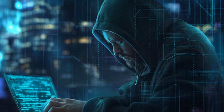 कई बार कोशिश करने के बाद भी जब वे कोई ट्रांजैक्शन नहीं कर पाए, तब उन्हें एहसास हुआ कि वे एक बड़ी ठगी का शिकार हो गए हैं. इसके बाद उन्होंने तुरंत पुलिस में शिकायत दर्ज कराई.