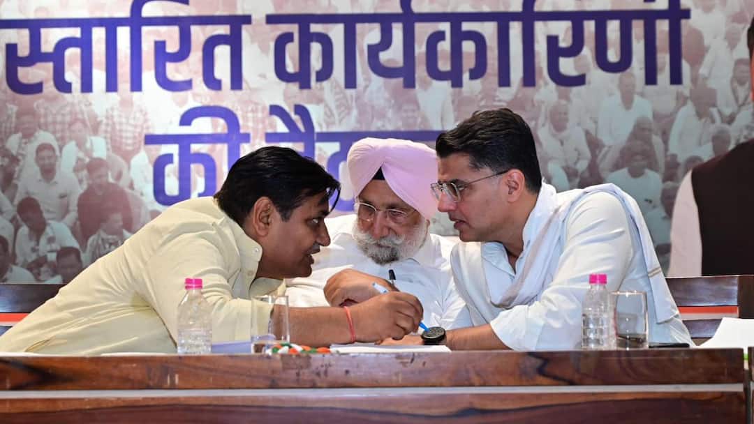 Govind Singh Dotasara Reaction on Changes in Rajasthan Congress Team Sukhjinder Randhawa ANN राजस्थान कांग्रेस में बदलाव के सवाल पर गोविंद सिंह डोटासरा बोले, 'मैं ही अध्यक्ष हूं, बाकी तो...'