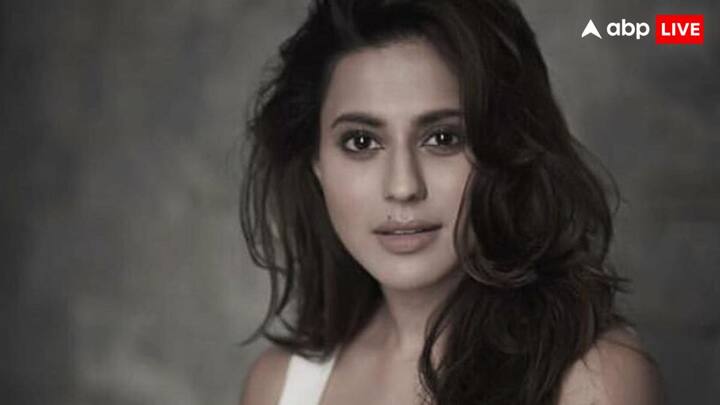 गिरफ्तारी के बाद रान्या ने खुद को बचाने के लिए कई प्रभावशाली नेताओं और मंत्रियों से मदद की गुहार लगाई, लेकिन DRI के पास पुख्ता सबूत थे जिससे वह किसी भी राजनीतिक दबाव में नहीं आई और उसे हिरासत में ले लिया गया.