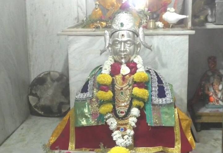 नंतरच्या काळात याच ठिकाणी जगद्गुरूंची मोठ्या मुलाची पिढी पंढरपूरमध्ये सेवा करत राहिली. यातील वासुदेव महाराज यांनी फड परंपरेला पंढरपुरात सुरुवात केली त्यामुळे त्यांना याचे जनक मानले जाते.