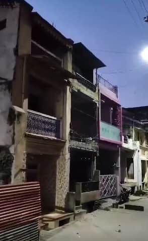 भरत केशवलाल जैन यांच्या मालकीची ही वडिलोपार्जित इमारत होती.