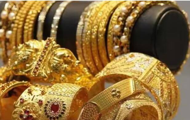 ਅੱਜ 18 ਕੈਰੇਟ ਸੋਨੇ ਦਾ ਰੇਟ  ਦਿੱਲੀ ਸਰਾਫਾ ਬਾਜ਼ਾਰ ਵਿੱਚ ਅੱਜ 10 ਗ੍ਰਾਮ ਸੋਨੇ ਦੀ ਕੀਮਤ 67,380/- ਰੁਪਏ ਹੈ। ਕੋਲਕਾਤਾ ਅਤੇ ਮੁੰਬਈ ਸਰਾਫਾ ਬਾਜ਼ਾਰ ਵਿੱਚ 67, 260/- ਰੁਪਏ। ਇੰਦੌਰ ਅਤੇ ਭੋਪਾਲ ਵਿੱਚ ਸੋਨੇ ਦੀ ਕੀਮਤ 67,300 ਰੁਪਏ ਹੈ। ਚੇਨਈ ਸਰਾਫਾ ਬਾਜ਼ਾਰ ਵਿੱਚ ਕੀਮਤ 67,800/- ਰੁਪਏ 'ਤੇ ਵਪਾਰ ਕਰ ਰਹੀ ਹੈ।