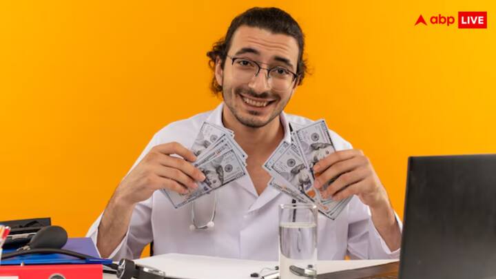 जी हां, छह साल तक एक व्यक्ति ने ऑफिस से बेहतरीन तरीके से भागकर अपनी जान छुड़ाई. वह अपनी जॉब से गायब हो गया, सभी जिम्मेदारियों से मुंह मोड़ लिया और फिर भी उसे हर महीने तनख्वाह मिलती रही.