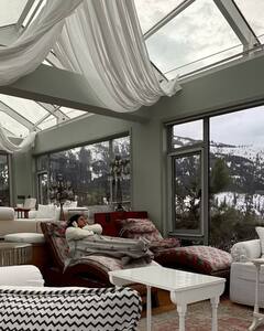 Shefali Shah Revels In The Charm Of Manali During Her Trip, See Pics