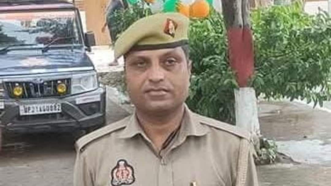Moradabad News Police Man Suicide by Hanging Police Found Suicide Note and registered case ann मुरादाबाद में सिपाही ने फंदे से लटकर की आत्महत्या, सुसाइड नोट में साथी पुलिसकर्मियों का लिखा नाम