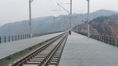 Chenab Railway Bridge: 1400 கோடி பிரம்மாண்டம்.. ஈபிள் டவரை மிஞ்சிய செனாப் பாலம்.. இன்று திறந்து வைக்கிறார் பிரதமர் மோடி