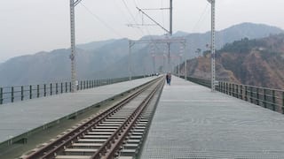 Chenab Railway Bridge: 1400 கோடி பிரம்மாண்டம்.. ஈபிள் டவரை மிஞ்சிய செனாப் பாலம்.. இன்று திறந்து வைக்கிறார் பிரதமர் மோடி