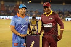 India Masters Celebration : 7 दिवसांत 2 ट्रॉफी.... चॅम्पियन्स ट्रॉफीनंतर टी-20 लीगमध्येही भारत 'चॅम्पियन', सचिन-युवीचा धमाका, पाहा सेलिब्रेशन फोटो