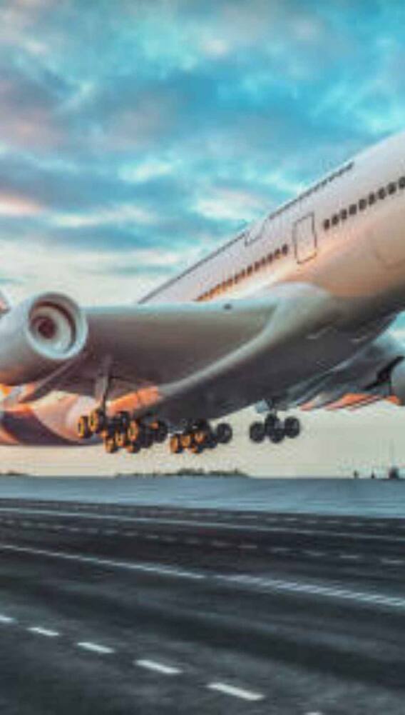 खिड़की टूट जाए तो क्या प्लेन हो जाता है क्रैश?