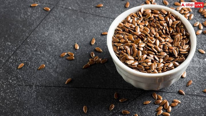 Linseed seeds can also contribute to a more stable heart rhythm. Omega-3 fatty acids are known for their anti-arithmetic properties. Which help control heartbeat and reduce the possibility of irregular heart rhythm. Which can increase the risk of cardiovascular complications.