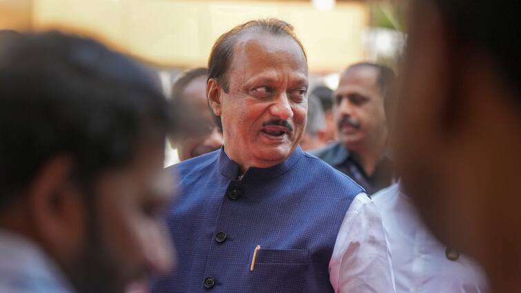 NCP leader Babasaheb Mohanrao Patil said Ajit Pawar will become cm In coming days Devendra Fadnavis doing good work 'अजित पवार बनेंगे महाराष्ट्र के मुख्यमंत्री', NCP नेता के दावे से सियासी हलचल तेज, देवेंद्र फडणवीस पर क्या कहा?