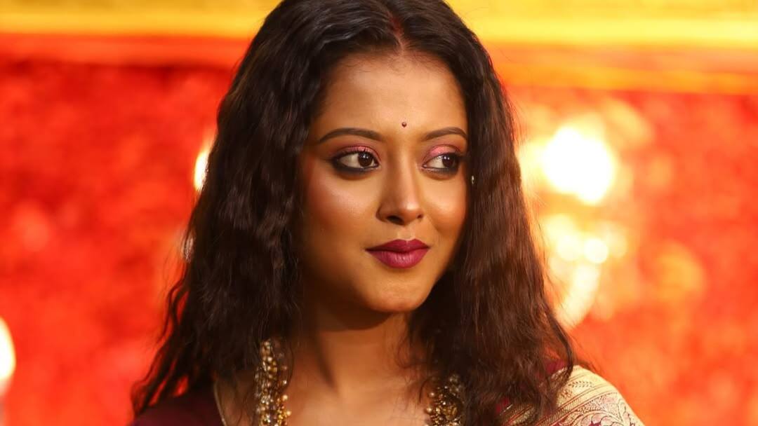 Shruti Das: বসন্তে শ্রুতির জন্য বিশেষ উপহার পাঠাল অজ্ঞাত পরিচয় ব্যক্তি! তা নিয়ে কী করলেন অভিনেত্রী? Shruti Das shares a gift received from unknown person social media Entertainment News Tollywood Shruti Das: বসন্তে শ্রুতির জন্য বিশেষ উপহার পাঠাল অজ্ঞাত পরিচয় ব্যক্তি! তা নিয়ে কী করলেন অভিনেত্রী?