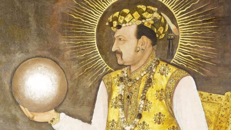 Mughal Emperor Aurangzeb Tomb Row Jahangir Tomb Pakistan Lahore entrails is in Kashmir आंतें भारत में तो पाकिस्तान में दफ्न है जहांगीर का बाकी शरीर, पढ़ें औरंगजेब के दादा की मौत की दास्तां