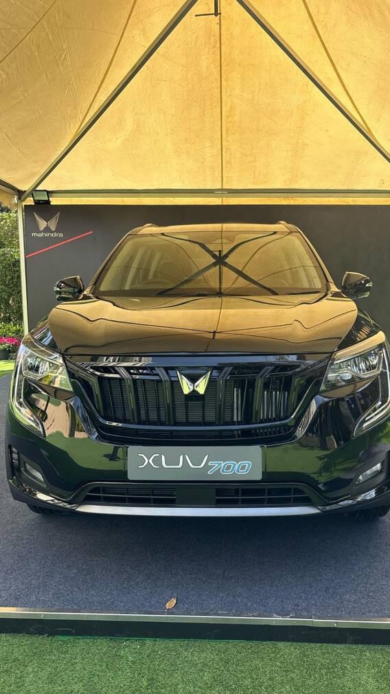 Mahindra XUV700 Ebony Dark Edition First Look