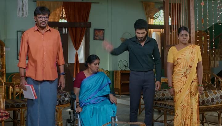 కార్తీక్కి ఆస్తి వచ్చిందనుకుని శ్రీధర్ కార్తీక్ ఇంటికి వస్తాడు. మీరు ఎందుకు మా ఇంటికి అస్తమాను వస్తున్నారంటూ కాంచన సీరియస్ అవుతుంది. మరోవైపు మీకు ఆస్తి వచ్చిందని నన్ను దూరం పెడుతున్నారంటూ శ్రీధర్ సీరియస్ అవుతాడు. (Image Credit: jio+ Hotstar)