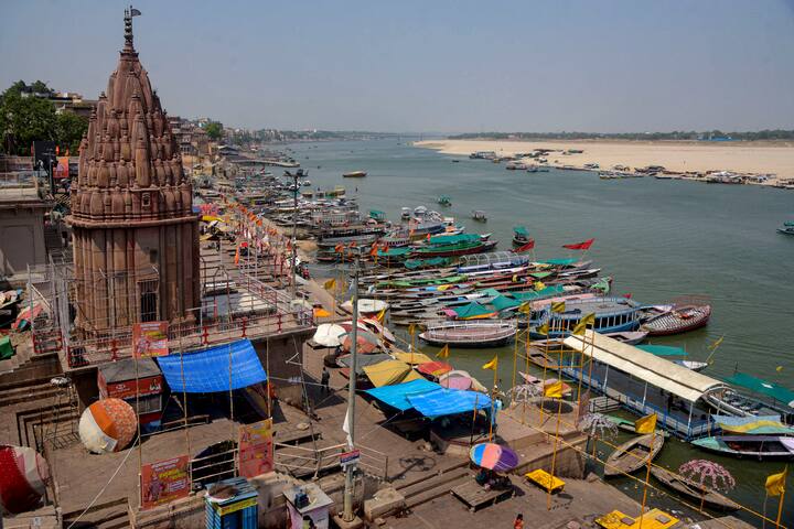 जबकि कर्नाटक, केरल, तटीय आंध्र प्रदेश और तटीय गुजरात जैसे राज्यों में बारिश हो सकती है, ओडिशा, झारखंड, तेलंगाना और पश्चिम बंगाल के गंगा के मैदानी इलाकों में भीषण गर्मी पड़ने की संभावना है.