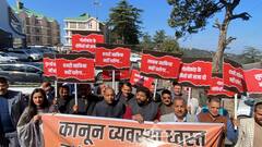 हिमाचल विधानसभा में BJP विधायक दल का प्रदर्शन, राज्य में कानून व्यवस्था को लेकर बोला हल्ला