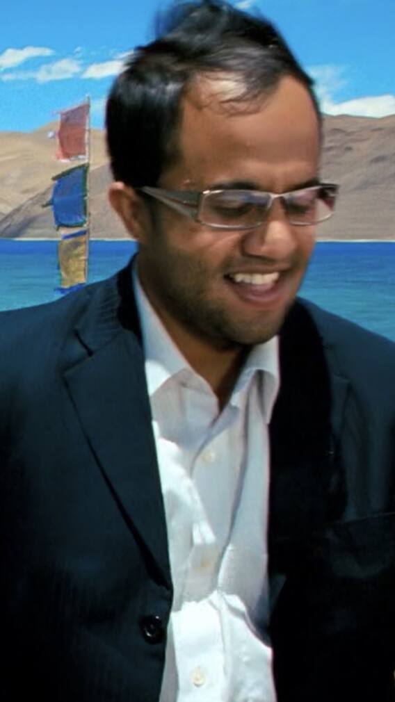 3 इडियट्स के चतुर का इतना बदल चुका है लुक, पहचानना होगा मुश्किल