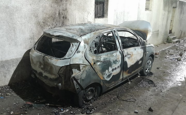 एबीपी न्यूज़ से बातचीत में नागपुर पुलिस कमिश्नर रविंद्र सिंघल ने कहा कि मामले की जांच जारी है. पथराव की घटना पर उन्होंने कहा कि यहां पर कुछ निर्माणकार्य चल रहा था, वहीं से पथराव का सामान आया.