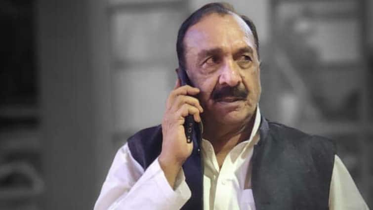 Samajwadi Party MLA Nawab Iqbal Mehmood angry on Yogi Government on Sambhal Neja Mela ANN संभल के नेजा मेले को लेकर अखिलेश के विधायक आगबबूला, योगी सरकार पर भी बोला बड़ा हमला 