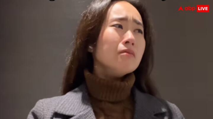 इसके बाद मारिका काफी ज्यादा तनाव में रही और उन्हें डिप्रेशन ने घेर लिया. मारिका ने सोशल मीडिया पर लिखा...मुझे लगा कि पीएचडी होते ही सब सही हो जाएगा, लेकिन नौकरी की तलाश ने मुझे मानसिक रूप से तोड़ दिया.