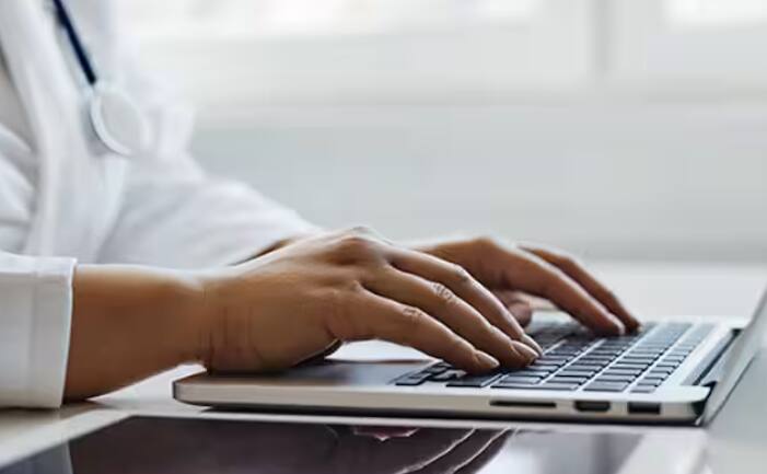 ਇਸ ਤੋਂ ਬਾਅਦ, ਉਹ ਬਿਮਾਰੀ ਜਿਸ ਦਾ ਤੁਸੀਂ ਇਲਾਜ ਕਰਵਾਉਣਾ ਚਾਹੁੰਦੇ ਹੋ। ਤੁਸੀਂ ਉਸ ਬਿਮਾਰੀ ਨੂੰ ਵੀ ਚੁਣ ਸਕਦੇ ਹੋ। ਜਾਂ ਤੁਸੀਂ ਇਸਨੂੰ ਛੱਡ ਸਕਦੇ ਹੋ। ਫਿਰ ਤੁਹਾਨੂੰ Empanelment Type ਵਿੱਚ PMJAY ਦੀ ਚੋਣ ਕਰਨੀ ਪਵੇਗੀ। ਇਸ ਤੋਂ ਬਾਅਦ ਤੁਹਾਨੂੰ ਕੈਪਚਾ ਕੋਡ ਦਰਜ ਕਰਨਾ ਹੋਵੇਗਾ ਅਤੇ ਸਰਚ 'ਤੇ ਕਲਿੱਕ ਕਰਨਾ ਹੋਵੇਗਾ। ਇਸ ਤੋਂ ਬਾਅਦ, ਆਯੁਸ਼ਮਾਨ ਭਾਰਤ ਯੋਜਨਾ ਵਿੱਚ ਸੂਚੀਬੱਧ ਸਾਰੇ ਨਿੱਜੀ ਹਸਪਤਾਲਾਂ ਦੀ ਪੂਰੀ ਸੂਚੀ ਤੁਹਾਡੇ ਸਾਹਮਣੇ ਆਵੇਗੀ। ਇਸ ਤੋਂ ਇਲਾਵਾ, ਤੁਹਾਨੂੰ ਇਹ ਵੀ ਜਾਣਕਾਰੀ ਮਿਲੇਗੀ ਕਿ ਕਿਹੜੇ ਹਸਪਤਾਲ ਵਿੱਚ ਕਿਹੜੀਆਂ ਬਿਮਾਰੀਆਂ ਕਵਰ ਕੀਤੀਆਂ ਜਾਂਦੀਆਂ ਹਨ।