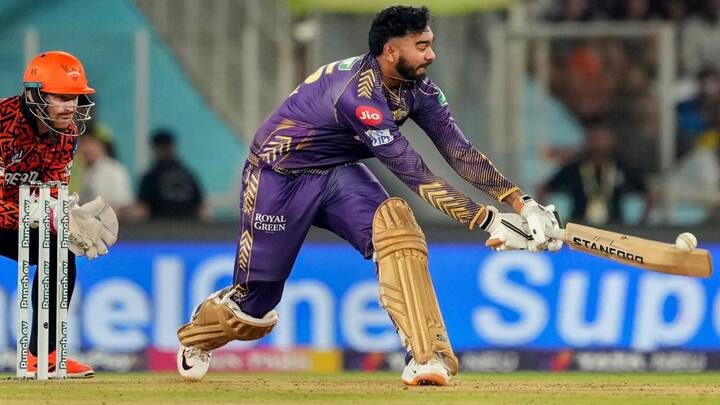 वेंकटेश अय्यर कमाल के खिलाड़ी हैं. वे कई मौकों पर शानदार प्रदर्शन कर चुके हैं. वेंकटेश आईपीएल 2025 में कोलकाता नाइट राइडर्स के लिए खेलेंगे. वेंकटेश को आईपीएल 2025 के मेगा ऑक्शन में मोटी रकम मिली थी.