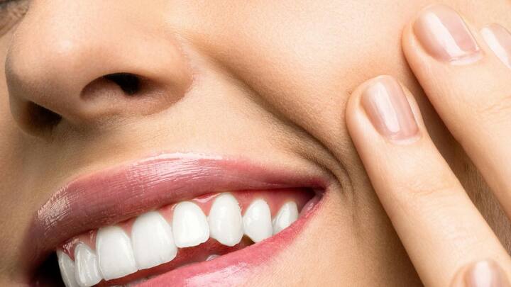 जब भी आप झूठ बोलते हैं तो आपकी नाक गर्म हो जाती है. इसके अलावा जब भी आप झूठ बोलते हैं तो आपकी पलकें भी तेजी से झपकने लगती हैं और कई बार आंखों का रंग बदल जाता है.