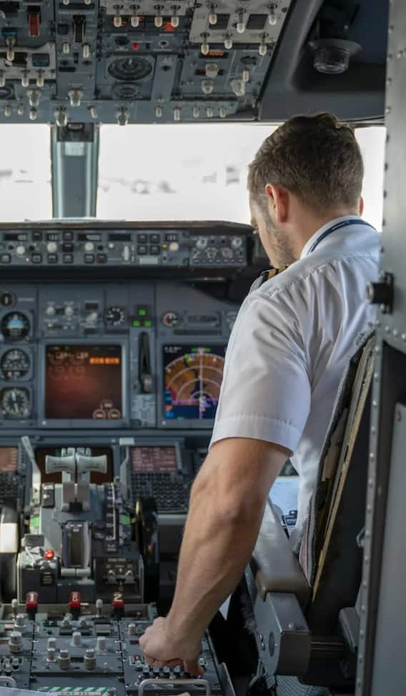 किस हिसाब से मिलती है पायलट को सैलरी?