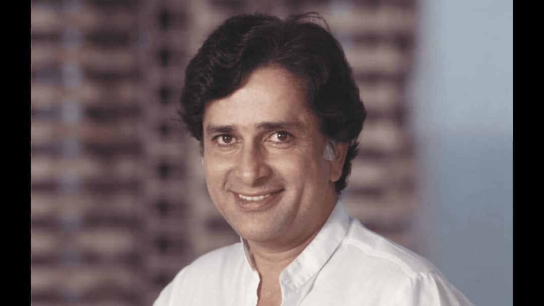 Shashi Kapoor Called Himself A ‘Foolish, Lazy And Sluggish’ Person, Know Why Shashi Kapoor Called Himself A ‘Foolish, Lazy And Sluggish’ Person, Know Why