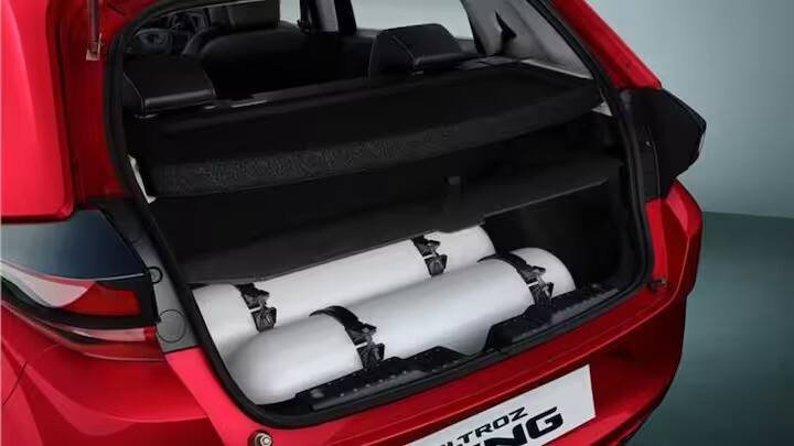 ভারতের রাস্তায় প্রতিদিন কোটি কোটি গাড়ি চলতে দেখা যায়। বিশ্বের অন্যান্য দেশের মতো ভারতেও গাড়ি চালানোর জন্য কিছু নিয়ম বেঁধে দেওয়া হয়েছে। যারা এই নিয়ম উপেক্ষা করে তাদের জরিমানা করা হয়।