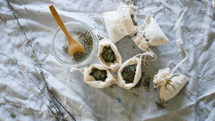 7. Herb Sachets: Fill small fabric bags with your choice of dried and aromatic herbs. You can add rosemary, mint, lavender, and more for a subtle and long lasting fragrance. These small sachets can be placed under pillows, in bathrooms, closet, or even shoe racks. They make your home smell fresh without the use of any synthetic chemicals. (Image Source: Pinterest/bethanydouglass)
