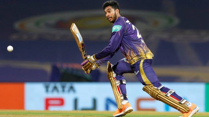 वेंकटेश ने आईपीएल 2024 में कमाल का प्रदर्शन किया. उन्होंने 370 रन बनाए थे. इस दौरान 158.79 स्ट्राइक रेट रहा. वेंकटेश के दमदार प्रदर्शन को देखते हुए केकेआर ने उनके लिए आरटीएम कार्ड का इस्तेमाल किया.